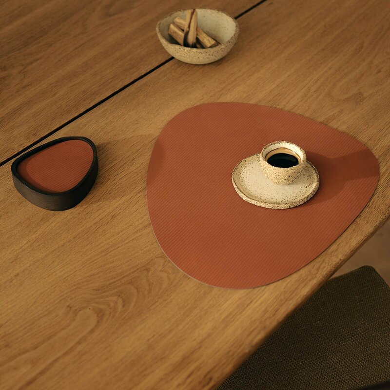 LIND DNA Curve Corduroy spisebrikke 37x44 cm Rust