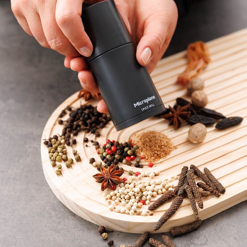 Microplane Spice Mill krydderkvern 12 cm dark grey