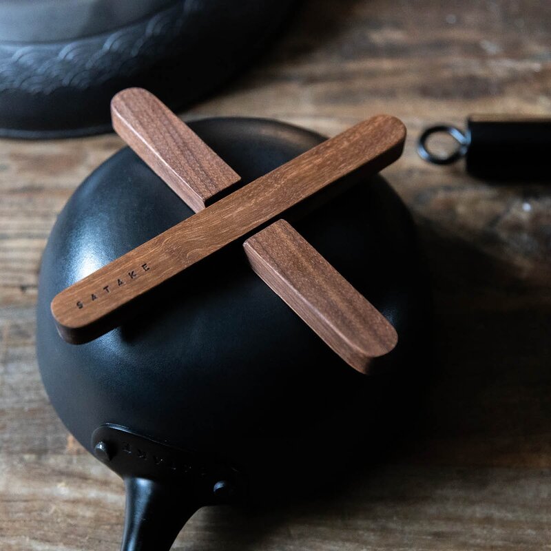 Satake Magnetisk gryteunderlag 19 cm valnøtt