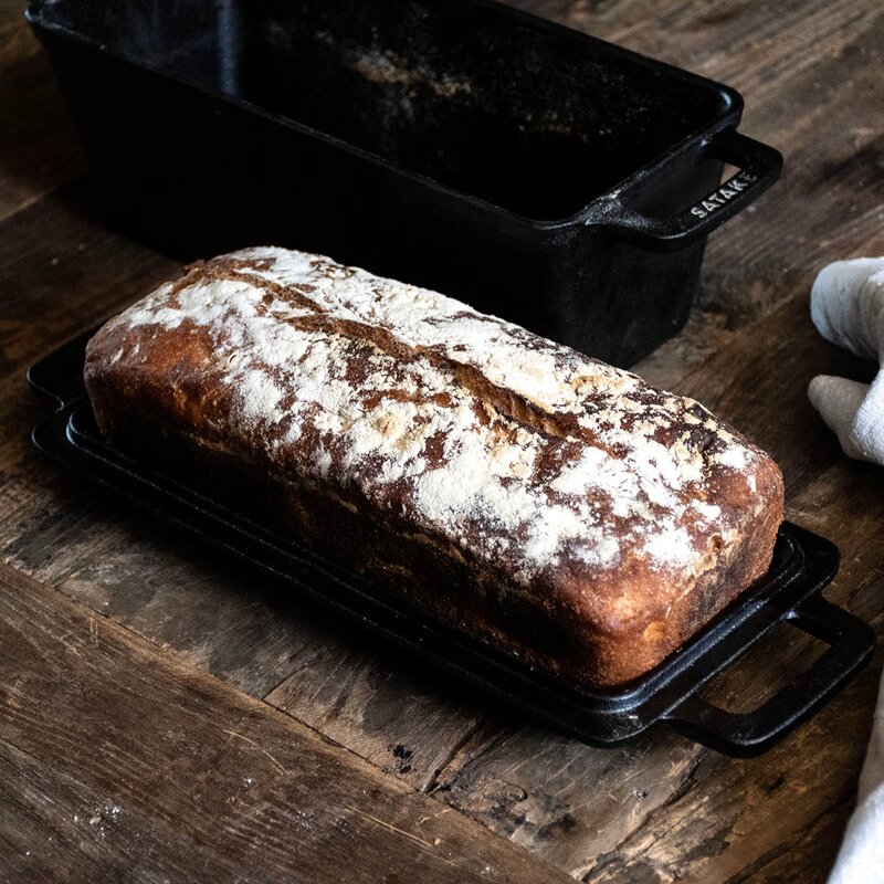 Satake Brødform med lokk støpejern 37x14x11 cm 3L svart