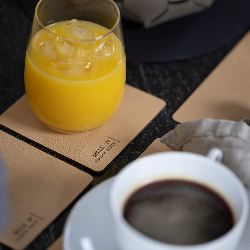 MiLLE W NORDISK DESIGN Rektanguler glassbrikke 10x10 cm beige