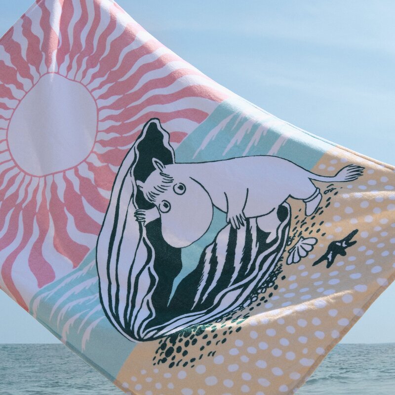MoominArabia Mummi strandhåndkle 93x150 cm Stranddag