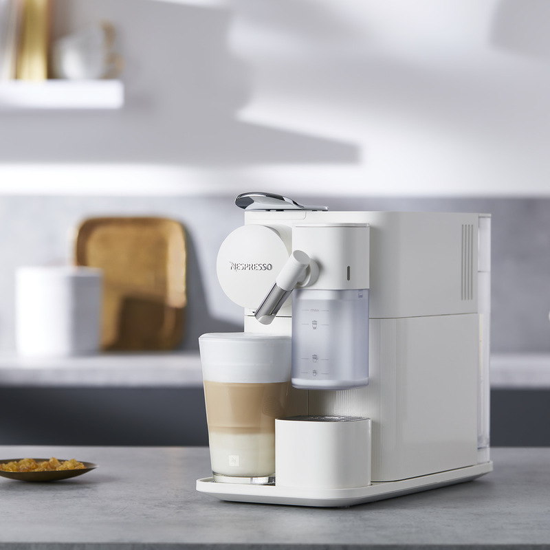 Nespresso Lattissima One kaffemaskin EN510.W hvit