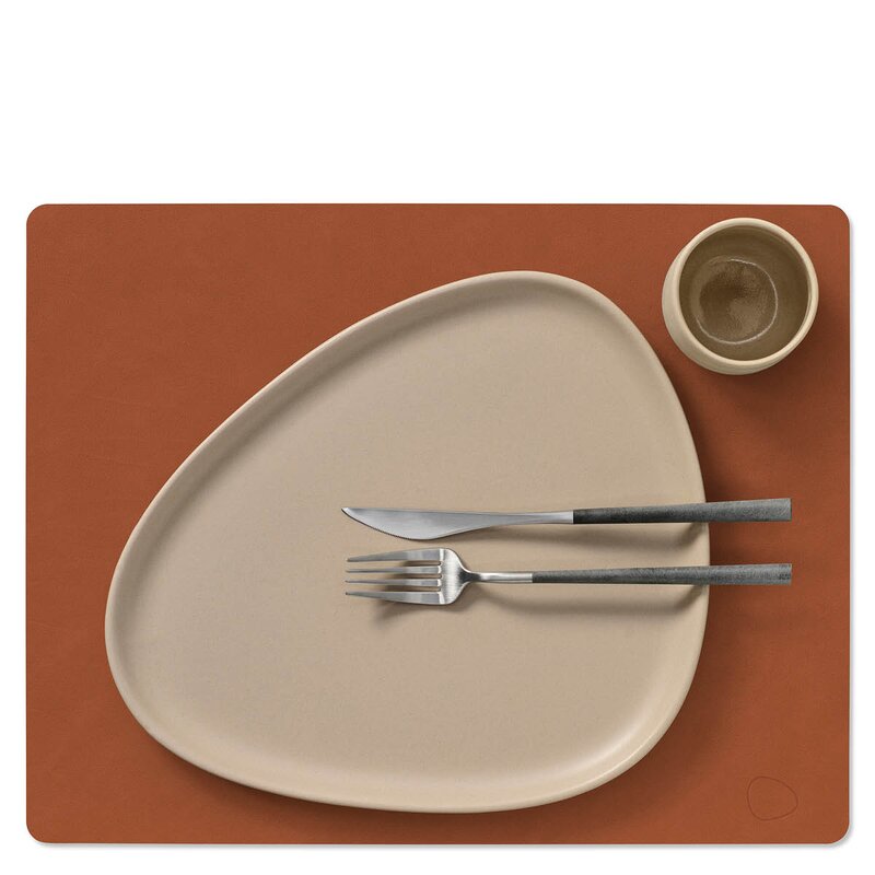 LIND DNA Square Nupo spisebrikke 35x45 cm Rust
