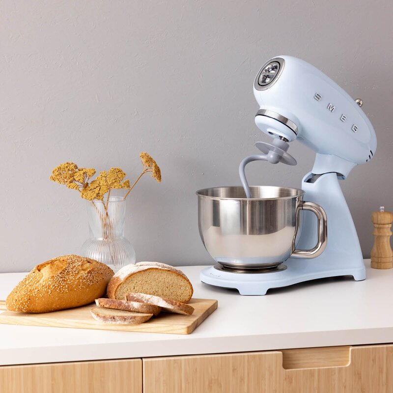 SMEG Kjøkkenmaskin SMF05 4,8L pastellblå