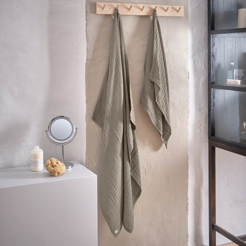 The Organic Company FINE gavepakke med badehåndkle og håndhåndkle clay