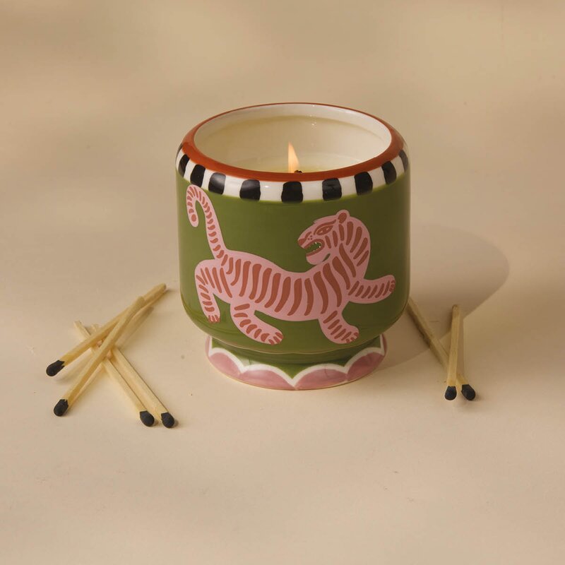 Paddywax Adopo duftlys black cedar & fig Tiger svart