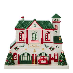 Spode Christmas Tree Village brannstasjon med LED