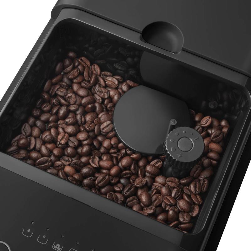 SMEG Kaffemaskin BCC01 svart