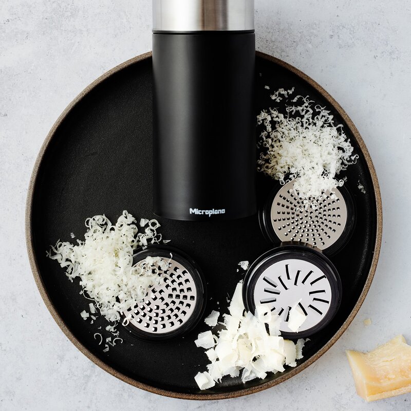 Microplane Universal rivjern med 3 blader svart