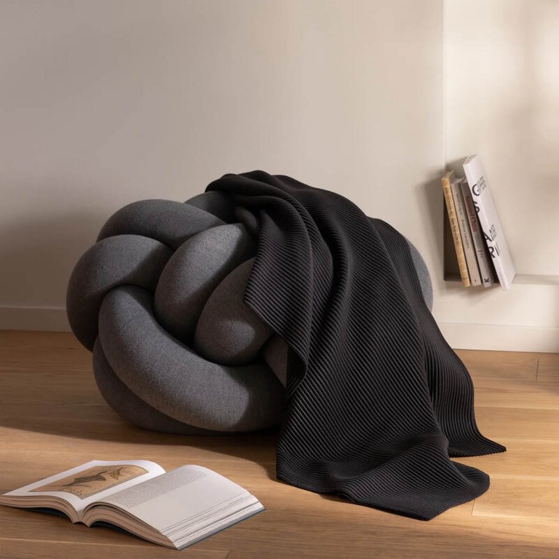 Design House Stockholm Pleeace pledd 140x170 cm svart
