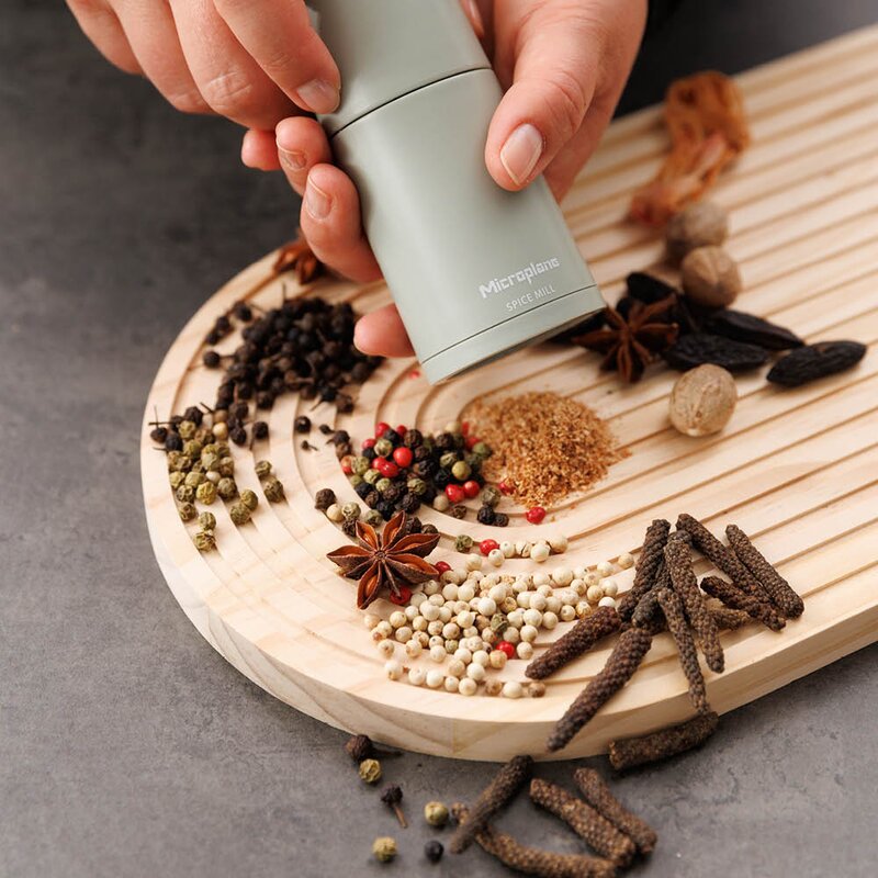 Microplane Spice Mill krydderkvern 12 cm sage green