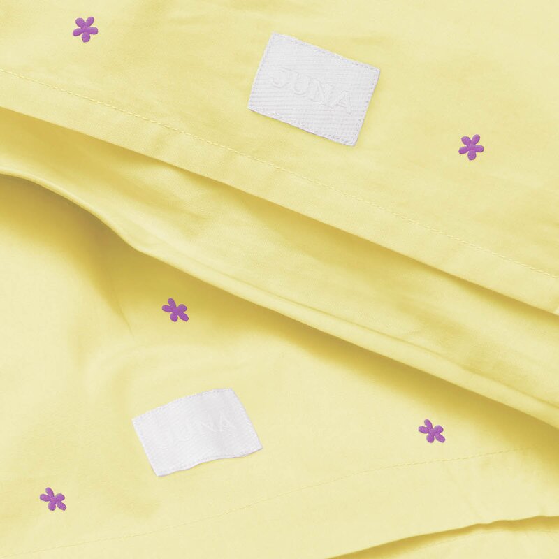 Juna Daisy sengetøy 140x220 cm gul