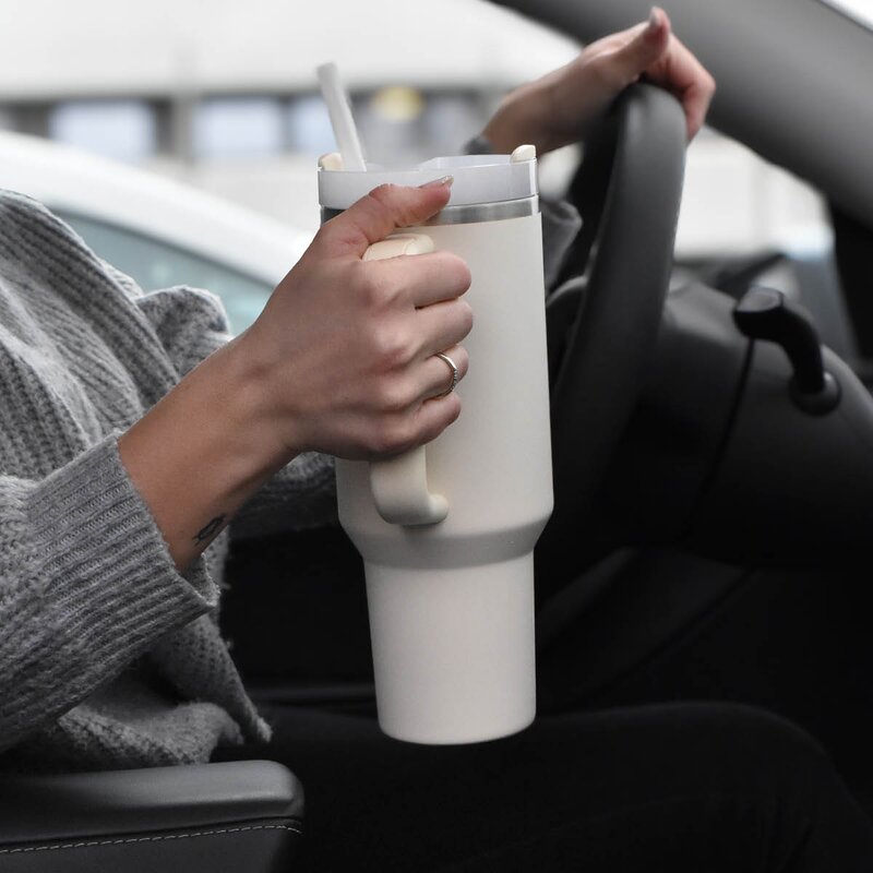 Stanley Quencher tumbler 1,18L cream