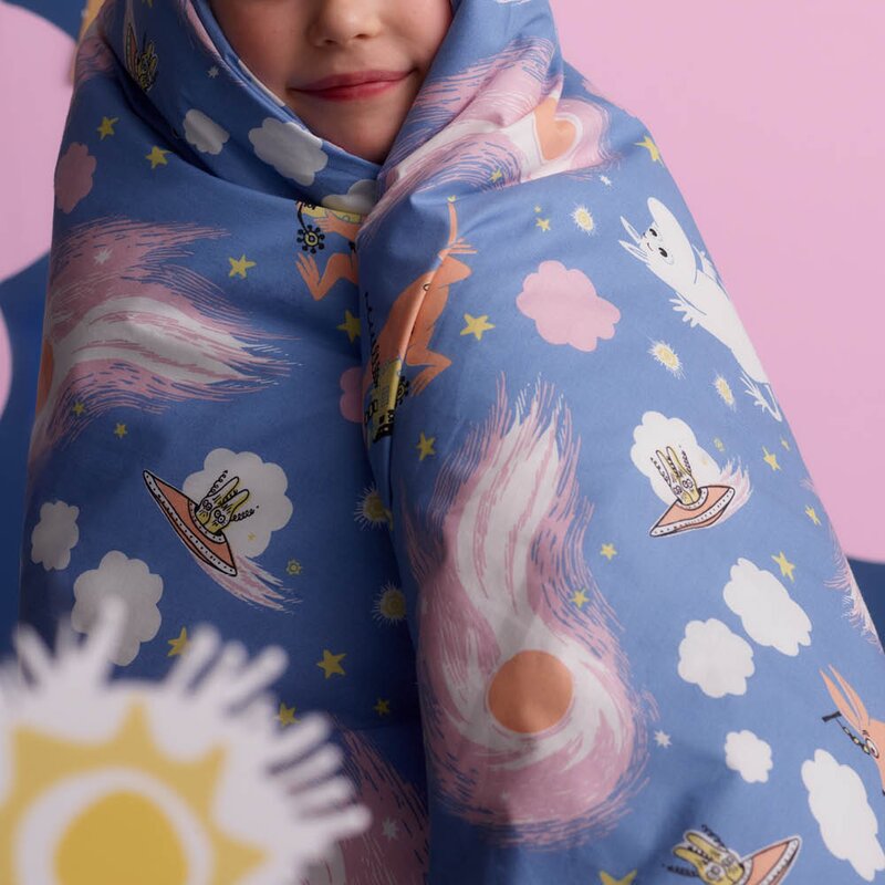 MoominArabia Mummi sengesett 85x125 cm Romeventyr blå