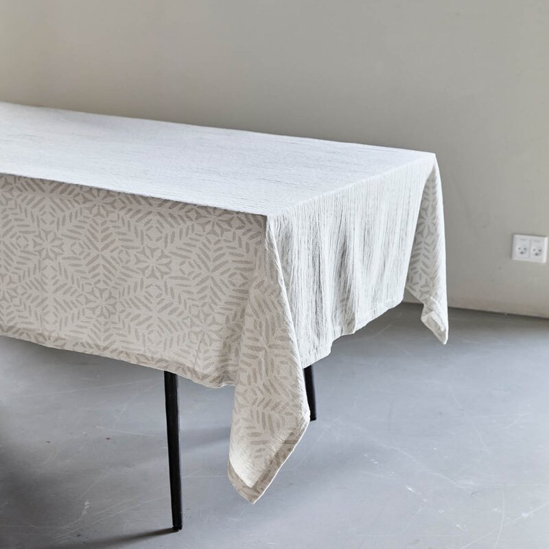 House Doctor Clip duk i bomull 260x150 cm hvit/grå