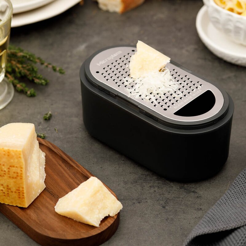 Microplane Container Grater rivjern m/beholder antrasitt/valnøtt