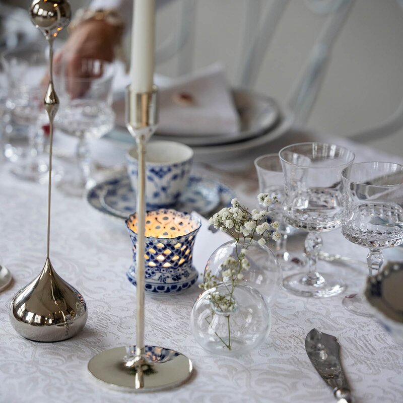 Ekelund Medaljong duk 150x150 cm lys grå